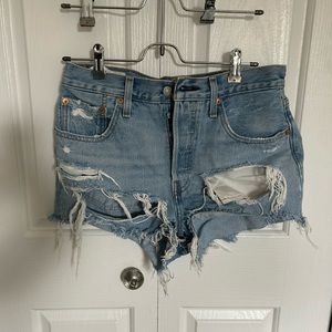 Levi’s 501 shorts - size 27W